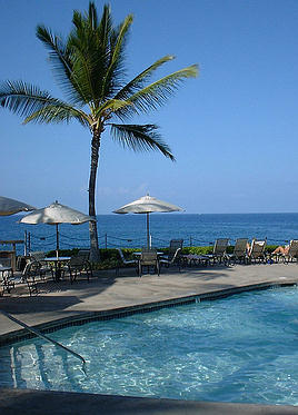 Kanaloa oceanfront pool and sea