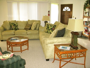 Kona condo living room